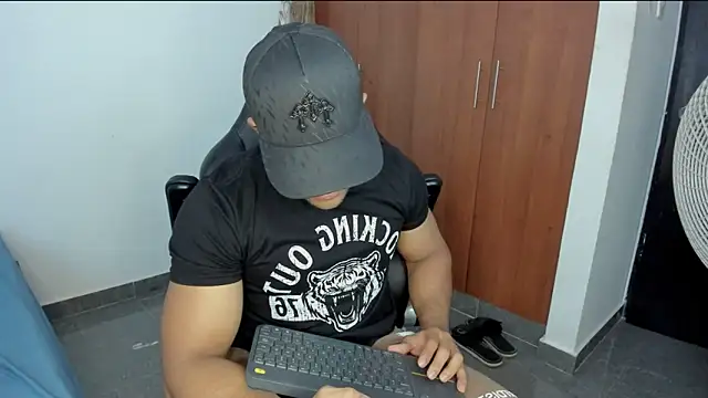 Evansdark1 online show from April 2026 10:16:01 PM