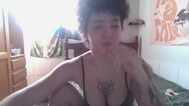Snapshot of CamillyBlum chatting on June 2026 04:05:01 PM CamillyBlum online show from June 2026 04:05:01 PM