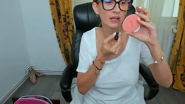 NaughtyWifey1 online show from September 2025 05:18:01 AM