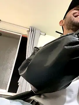 Michaell Spinelly online show from September 2025 03:08:02 AM