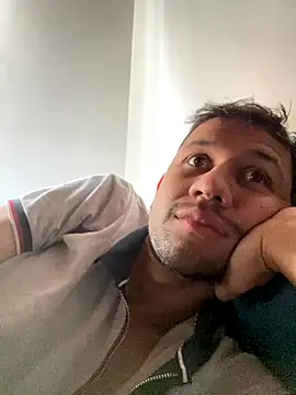 Michaell Spinelly online show from October 2025 02:15:01 PM