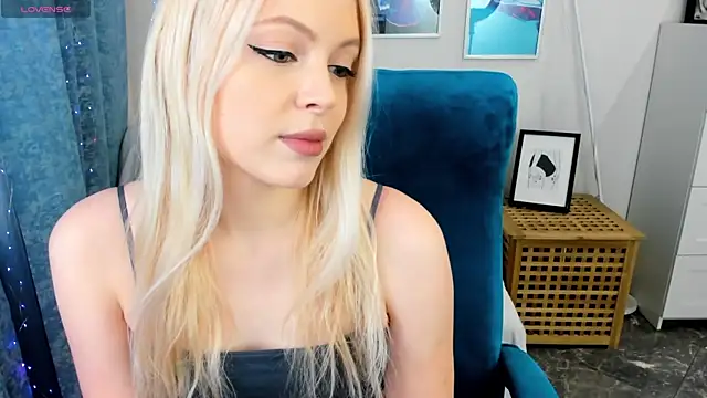 KatherineePierce online show from May 2026 05:01:01 PM