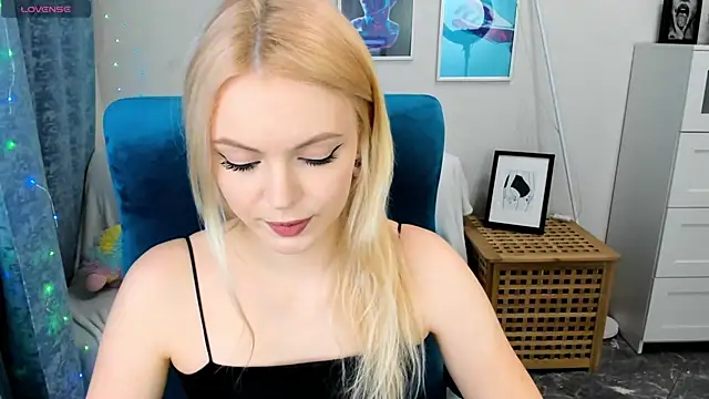 KatherineePierce online show from May 2026 05:19:01 PM