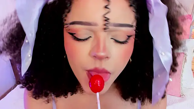 LilBoonew online show from November 2025 12:31:02 PM