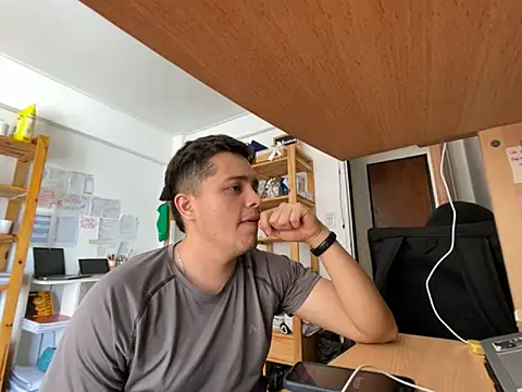 Snapshot of Haustin202 chatting on October 2025 06:27:02 PM Haustin202 online show from October 2025 06:27:02 PM