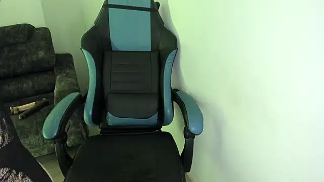 Snapshot of Scarbadgirl_ chatting on October 2025 03:36:01 AM Scarbadgirl online show from October 2025 03:36:01 AM