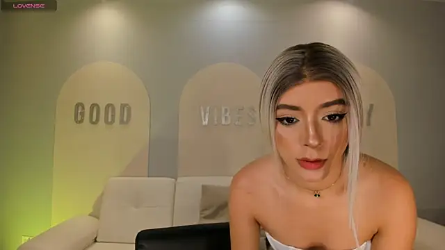 IsabellaMoreau online show from December 2025 08:16:02 PM