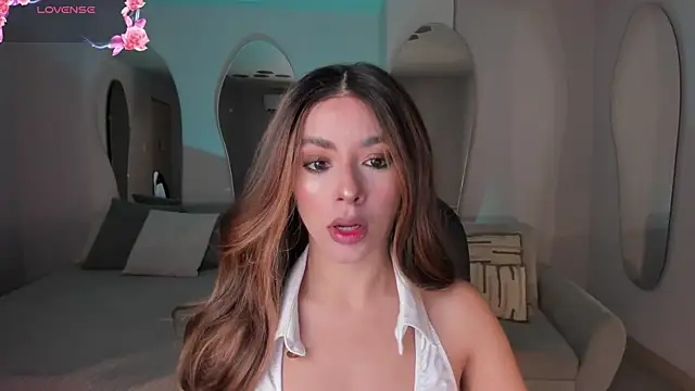 Snapshot of IsabellaMoreau chatting on June 2026 08:00:02 PM IsabellaMoreau online show from June 2026 08:00:02 PM