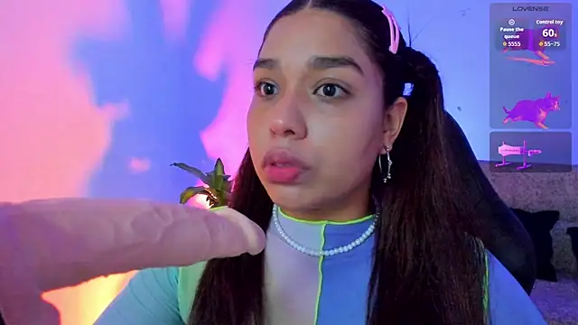 Snapshot of giselle_upp chatting on November 2025 04:24:01 AM giselle upp online show from November 2025 04:24:01 AM