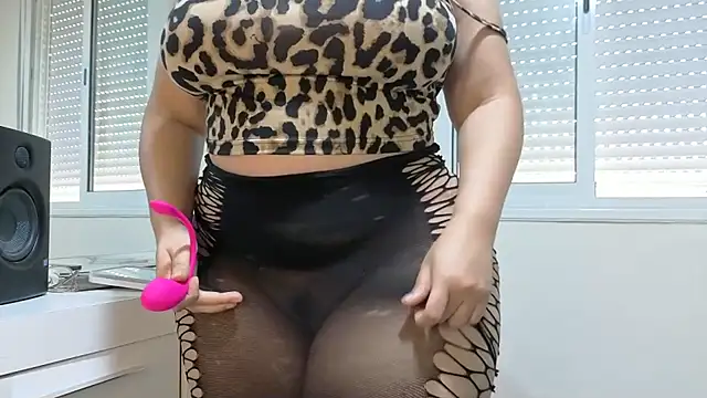 Snapshot of Lady-Rozalia chatting on October 2025 03:56:02 PM Lady-Rozalia online show from October 2025 03:56:02 PM