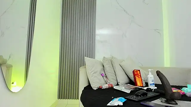 kiaratentation online show from September 2025 10:32:02 PM