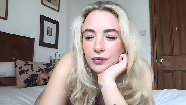 rosiegirl33 online show from March 2026 11:37:02 AM