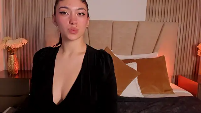 Victoria Beaumont online show from November 2025 12:05:02 PM