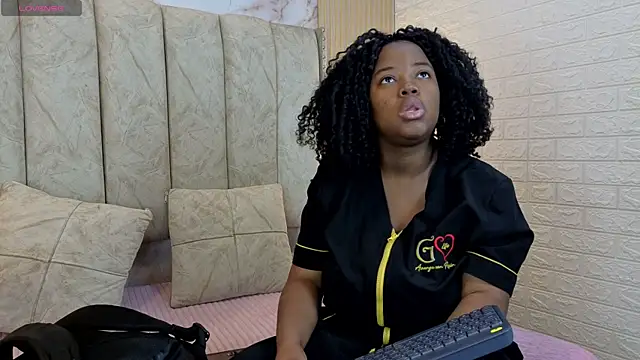 Snapshot of kiarazafira chatting on October 2025 11:18:02 AM kiarazafira online show from October 2025 11:18:02 AM