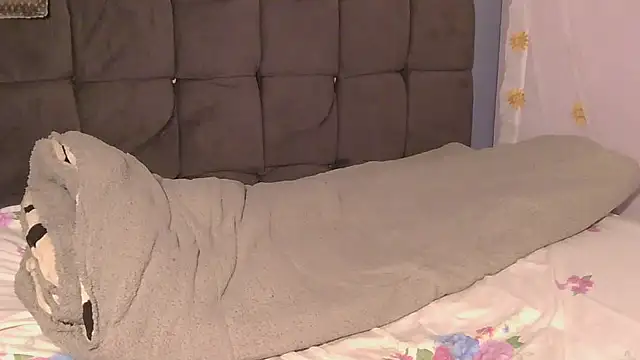 Snapshot of AfricanDickza chatting on October 2025 05:25:01 AM AfricanDickza online show from October 2025 05:25:01 AM