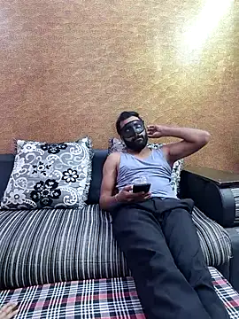 Iampriyaaa15 online show from December 2025 07:03:02 AM