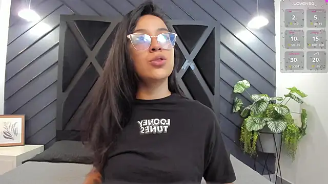 zoe martins  online show from September 2025 05:26:02 PM