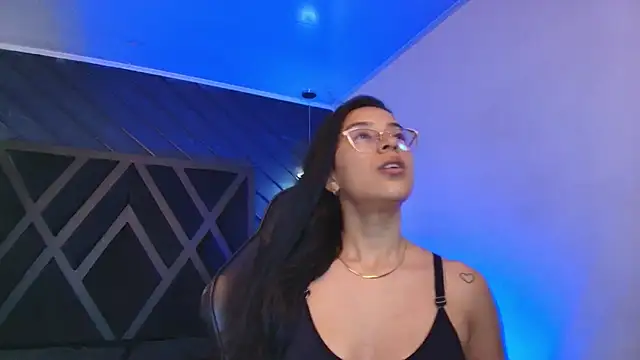 zoe martins  online show from March 2026 05:19:01 PM