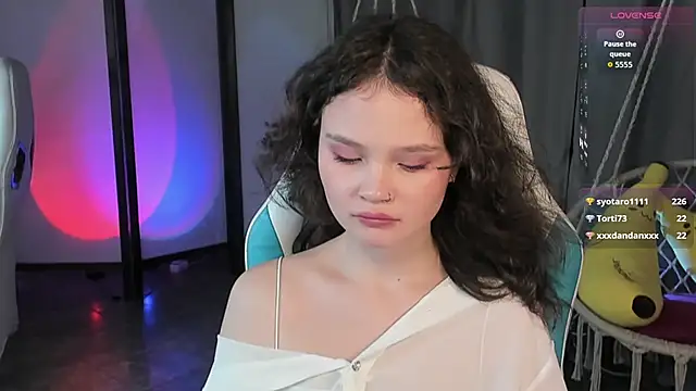 EmilyChaves online show from October 2025 02:33:01 AM