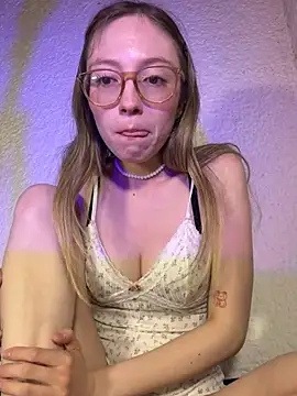 Snapshot of ReenKitty chatting on June 2026 04:54:01 AM ReenKitty online show from June 2026 04:54:01 AM