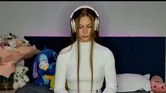 MissEmilyMiller online show from October 2025 05:46:02 PM