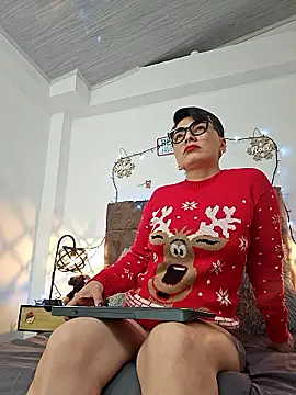 Daniela Leonn online show from December 2025 07:33:02 PM