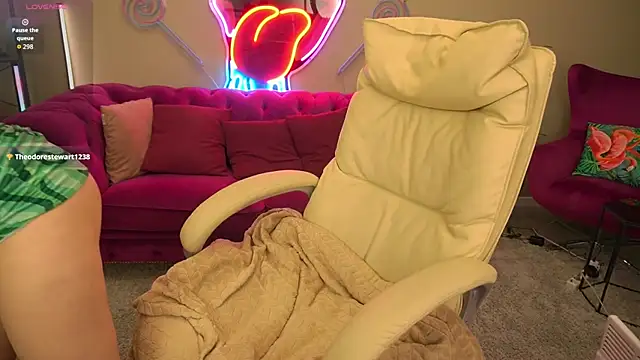 BellaLaPetit online show from December 2025 02:48:01 PM