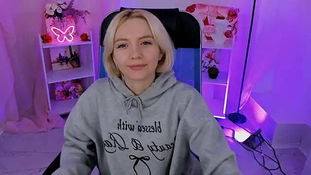 AuroraWrenfield online show from November 2025 04:23:02 AM