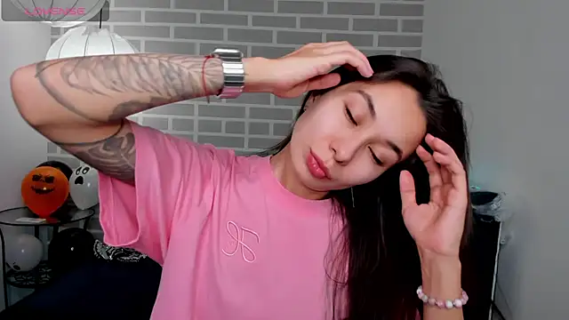 Kat  cat online show from October 2025 12:04:01 AM