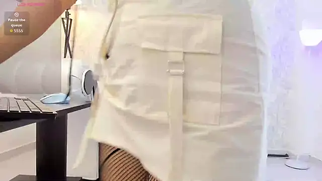 aura sanders1 online show from March 2026 02:31:01 PM