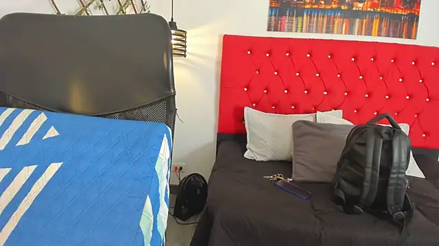 carolinacrus01 online show from September 2025 04:45:01 PM