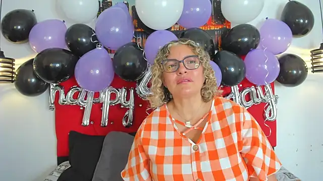 carolinacrus01 online show from October 2025 03:07:02 PM