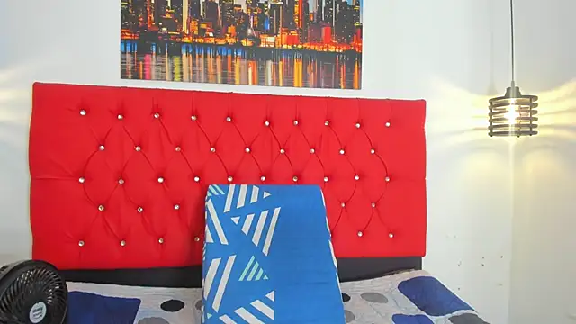 carolinacrus01 online show from November 2025 02:40:02 PM