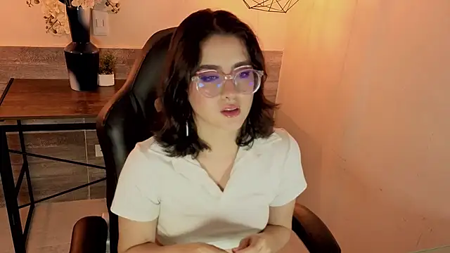 LiLLiAnderson online show from November 2025 11:53:02 AM