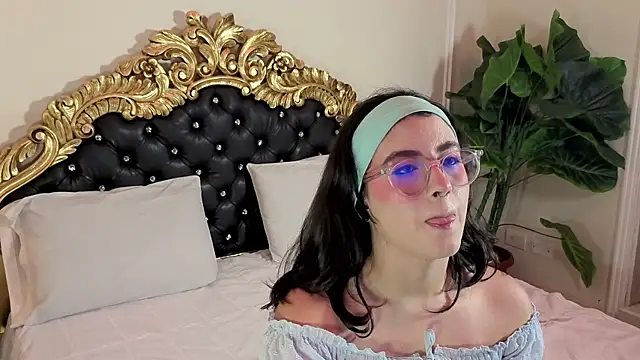 LiLLiAnderson online show from April 2026 11:43:01 AM