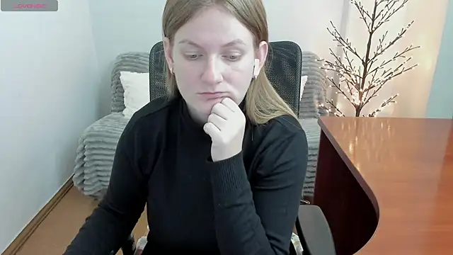 Snapshot of Alisha_Skyes chatting on December 2025 04:41:02 AM Alisha Skyes online show from December 2025 04:41:02 AM