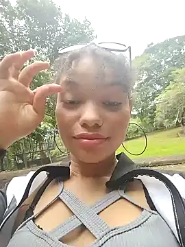 Snapshot of ChloeRaviss chatting on September 2025 07:25:01 PM ChloeRaviss online show from September 2025 07:25:01 PM