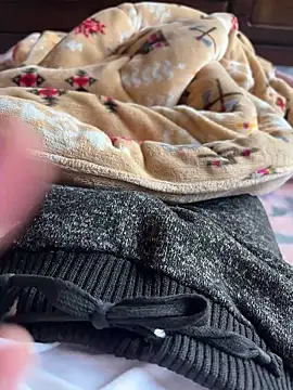 Snapshot of rrrrrriyyffhyeeee chatting on April 2026 05:02:02 AM rrrrrriyyffhyeeee online show from April 2026 05:02:02 AM