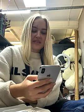 CandyVice online show from October 2025 04:52:02 PM