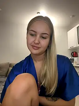 CandyVice online show from November 2025 04:18:01 PM