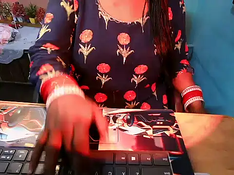 Snapshot of PREETI_BABY chatting on June 2026 05:13:02 AM PREETI BABY online show from June 2026 05:13:02 AM