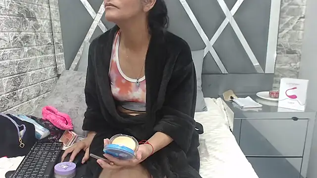 YanetRose online show from October 2025 03:18:01 AM