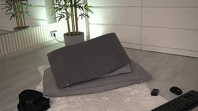 EmmaBlanco online show from April 2026 07:45:01 AM