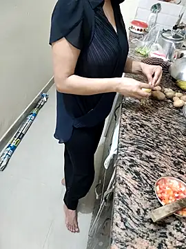 Snapshot of Pihu_Chopra chatting on September 2025 04:45:02 PM Pihu Chopra online show from September 2025 04:45:02 PM