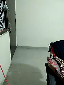 Snapshot of Pihu_Chopra chatting on October 2025 11:24:01 PM Pihu Chopra online show from October 2025 11:24:01 PM