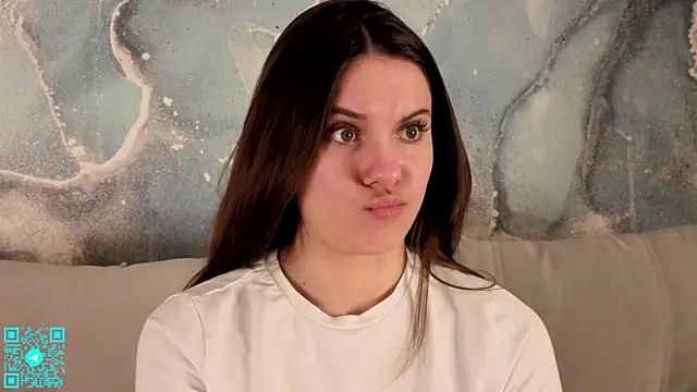 chloemilka online show from April 2026 05:37:01 PM