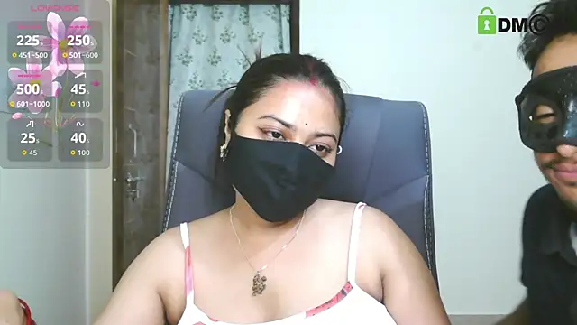 Snapshot of SassyWildCouple chatting on April 2026 08:42:02 PM SassyWildCouple online show from April 2026 08:42:02 PM