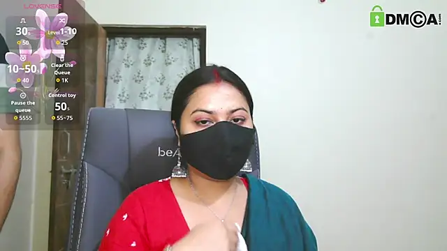 Snapshot of SassyWildCouple chatting on April 2026 05:48:01 PM SassyWildCouple online show from April 2026 05:48:01 PM