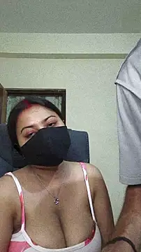 Snapshot of SassyWildCouple chatting on May 2026 04:24:02 PM SassyWildCouple online show from May 2026 04:24:02 PM
