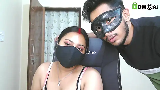 Snapshot of SassyWildCouple chatting on May 2026 12:10:01 PM SassyWildCouple online show from May 2026 12:10:01 PM